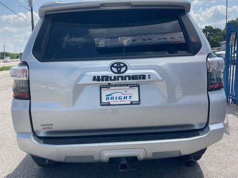 Used 2021 Toyota 4Runner SR5 Premium w/ Moonroof Package RWD image 3