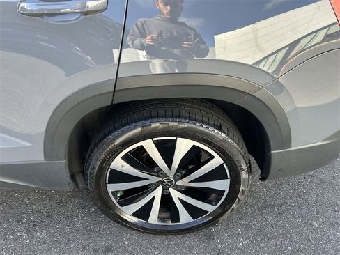 Used 2022 Volkswagen Taos SE image 11