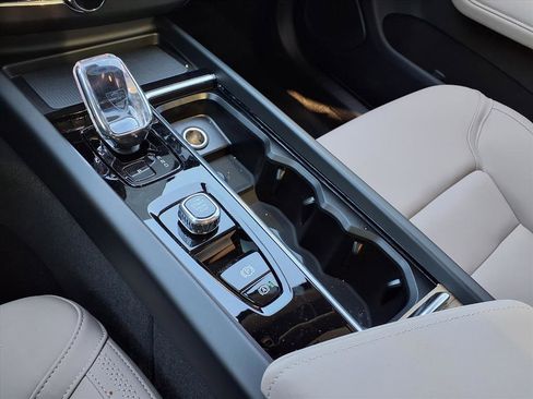 New 2026 Volvo XC60 B5 Plus w/ Protection Package Premier image 14