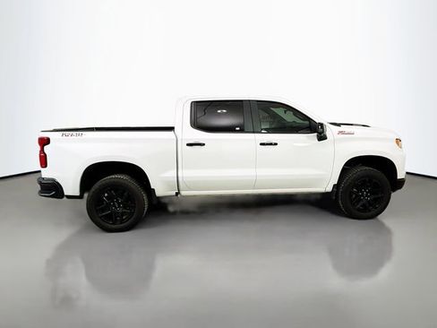 Used 2025 Chevrolet Silverado 1500 LT Trail Boss w/ Convenience Package II AWD/4WD image 9