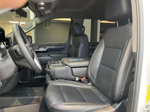 Used 2024 GMC Sierra 1500 Elevation image 17