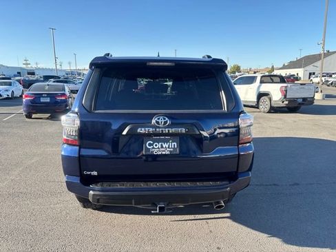 Used 2018 Toyota 4Runner TRD Off-Road AWD/4WD image 8