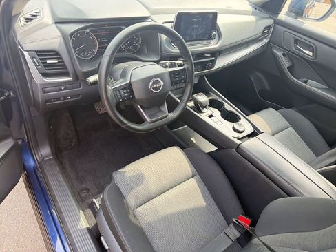 Used 2025 Nissan Rogue SV image 10