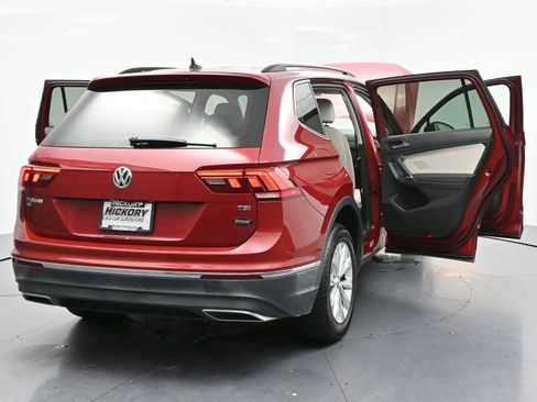 Used 2018 Volkswagen Tiguan SE w/ Panoramic Sunroof Package FWD image 43