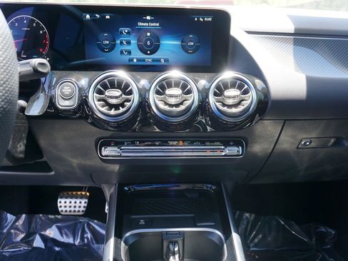 Certified 2026 Mercedes-Benz GLA 250 image 32