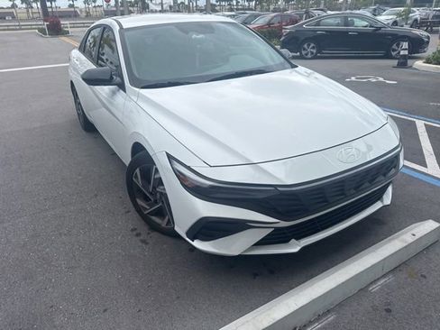 Used 2025 Hyundai Elantra Sport FWD image 1
