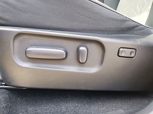 Used 2021 Toyota Tacoma TRD Sport w/ Technology Package image 25