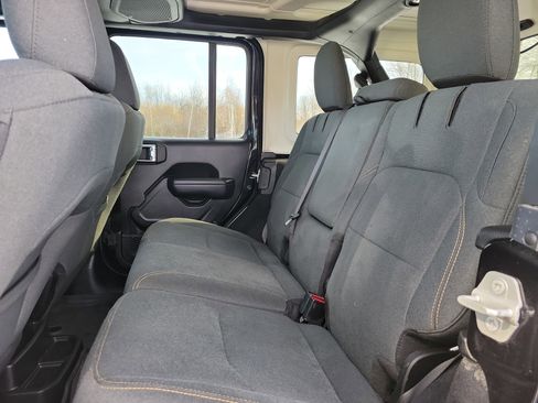 Used 2024 Jeep Wrangler Willys image 16