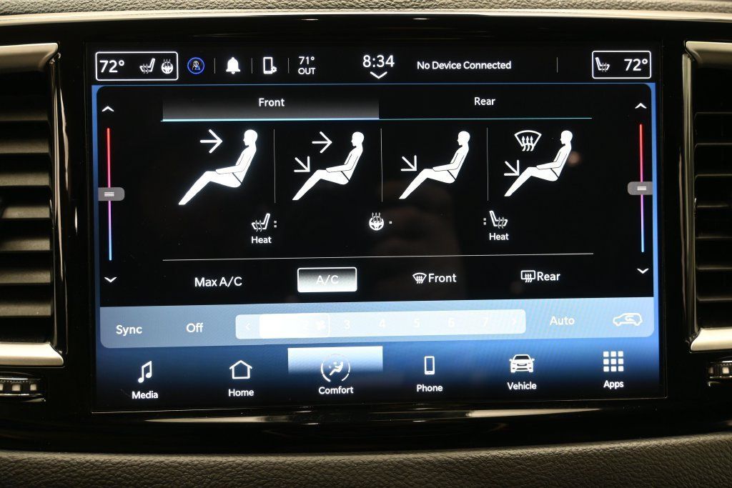 Used 2024 Chrysler Pacifica Touring-L FWD image 18