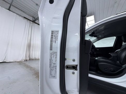 Used 2023 Jeep Cherokee Altitude Lux AWD/4WD image 26