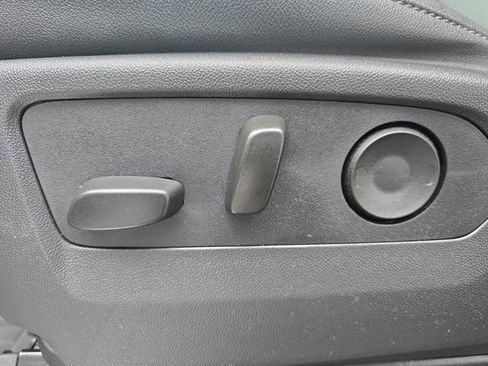 Used 2024 GMC Sierra 1500 SLT w/ SLT Convenience Package image 29