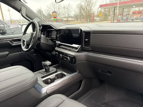 Used 2024 Chevrolet Silverado 1500 LTZ image 4