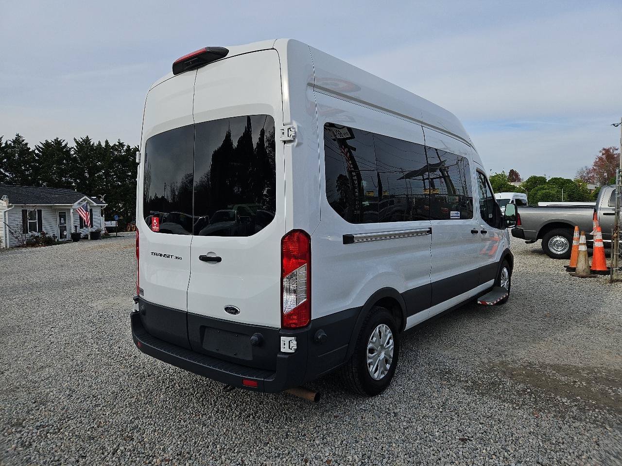 Used 2020 Ford Transit 350 XL RWD image 7