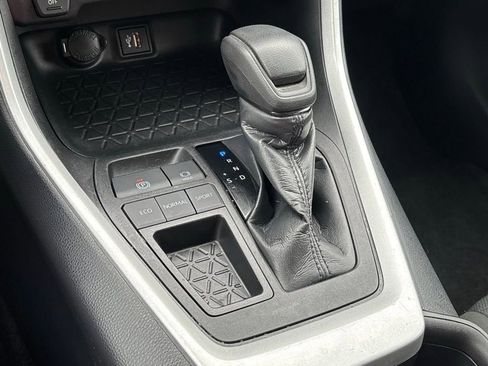 Used 2024 Toyota RAV4 XLE image 22