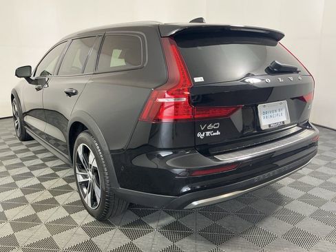 Used 2024 Volvo V60 B5 Cross Country Plus image 7