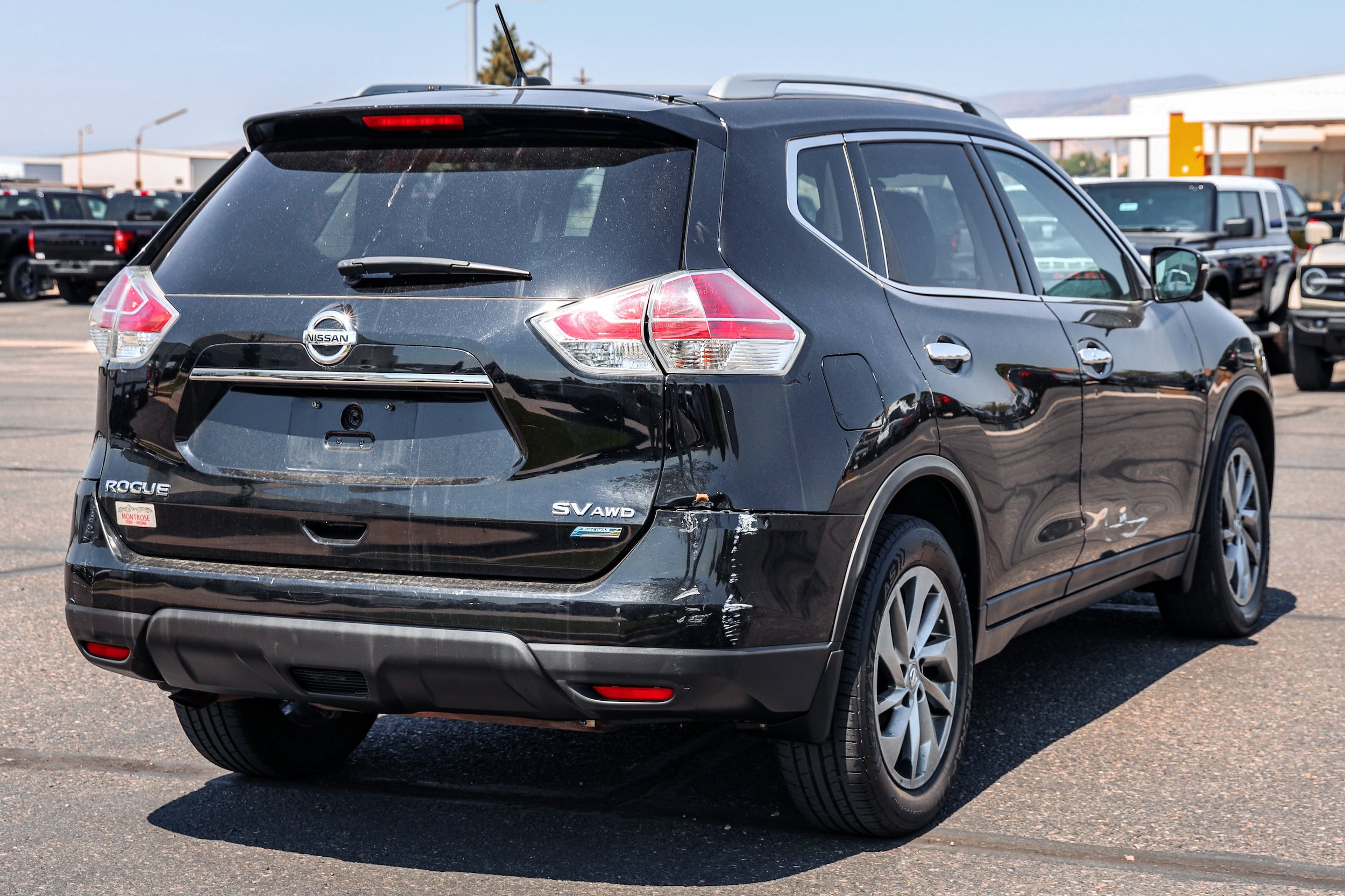 Used 2015 Nissan Rogue SL w/ SL Premium Package AWD/4WD image 4