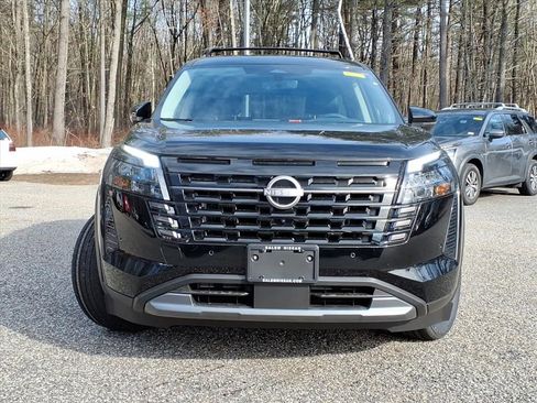 New 2026 Nissan Pathfinder SL image 2