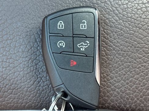Used 2024 GMC Sierra 1500 Denali w/ Technology Package AWD/4WD image 29