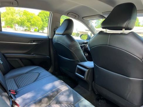 Used 2022 Toyota Camry SE FWD image 18