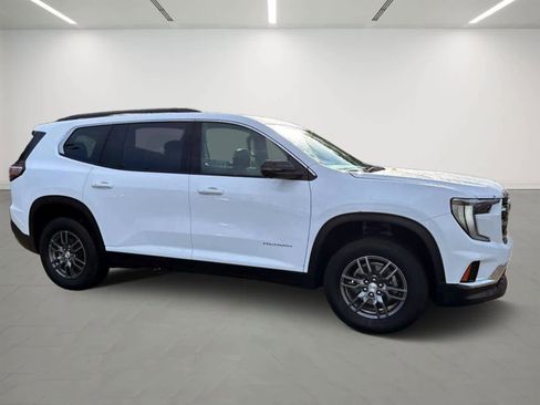 Used 2025 GMC Acadia Elevation image 6