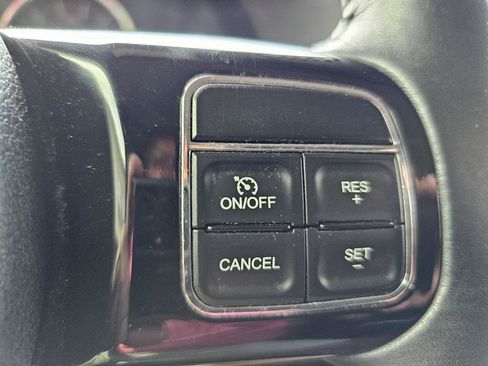 Used 2014 Jeep Wrangler Unlimited Sahara AWD/4WD image 9