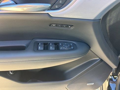 Used 2025 Cadillac XT6 Premium Luxury image 14