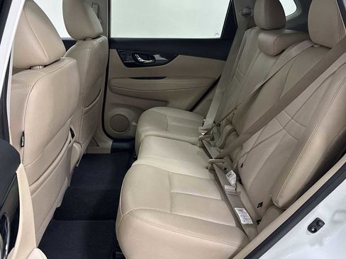 Used 2019 Nissan Rogue SL w/ Premium Package image 25