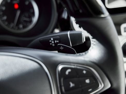 Used 2021 Mercedes-Benz Metris Passenger w/ Premium Safety Package image 79