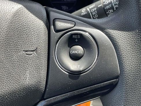 Used 2021 Honda HR-V LX image 11