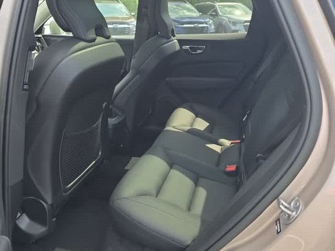 Used 2023 Volvo XC60 B5 Plus w/ Climate Package AWD/4WD image 6