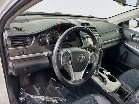 Used 2013 Toyota Camry SE image 14