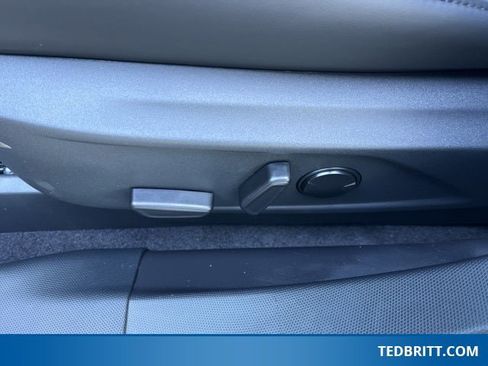 Certified 2025 Ford Mustang Mach-E Premium image 42