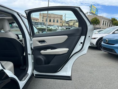 Used 2023 Nissan Ariya FWD image 46
