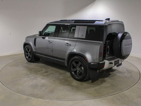 Used 2024 Land Rover Defender 110 S image 3