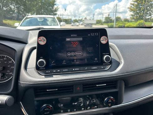 Used 2024 Nissan Rogue SV FWD image 7