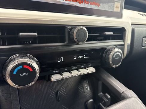 Used 2024 Toyota Tacoma TRD Off-Road image 11