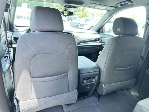 Used 2023 Chevrolet Traverse LT FWD image 13