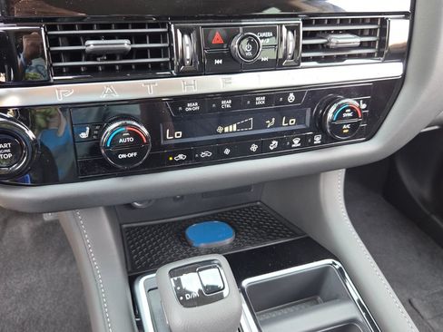 New 2026 Nissan Pathfinder SL w/ Cargo Package FWD image 20