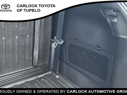 Used 2023 Toyota Highlander XLE AWD/4WD image 24