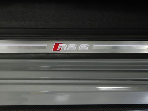 Used 2021 Audi RS 6 image 32