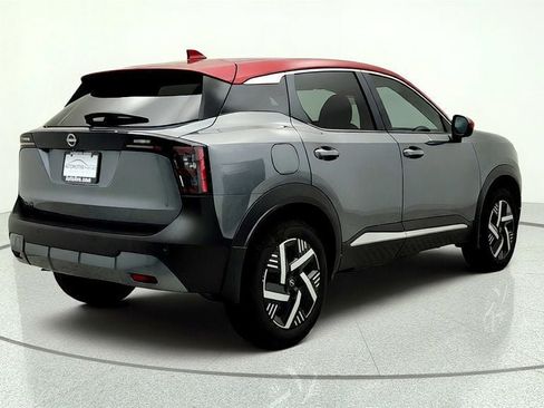 Used 2025 Nissan Kicks SV FWD image 5