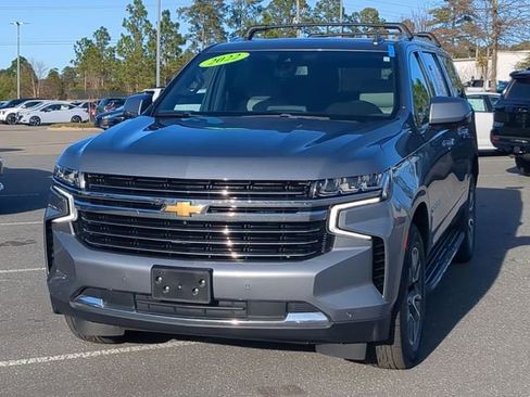 Used 2022 Chevrolet Suburban LT w/ LT Signature Package image 10