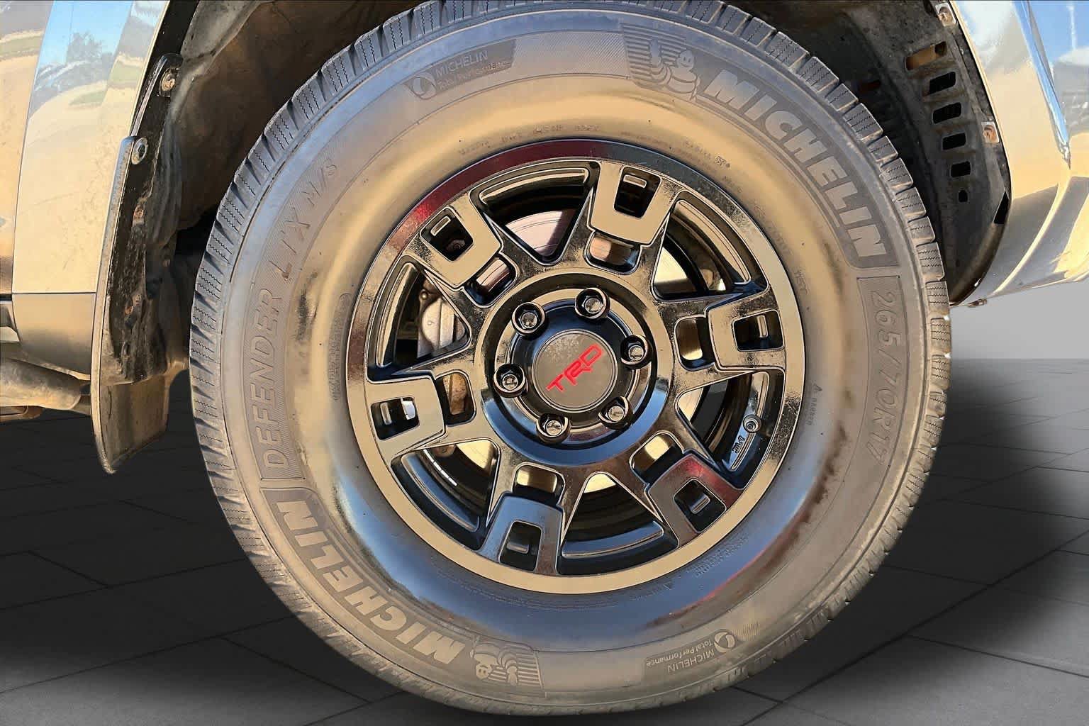 Used 2019 Toyota 4Runner TRD Off-Road Premium AWD/4WD image 11