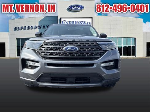 Used 2023 Ford Explorer XLT w/ Equipment Group 202A AWD/4WD image 2