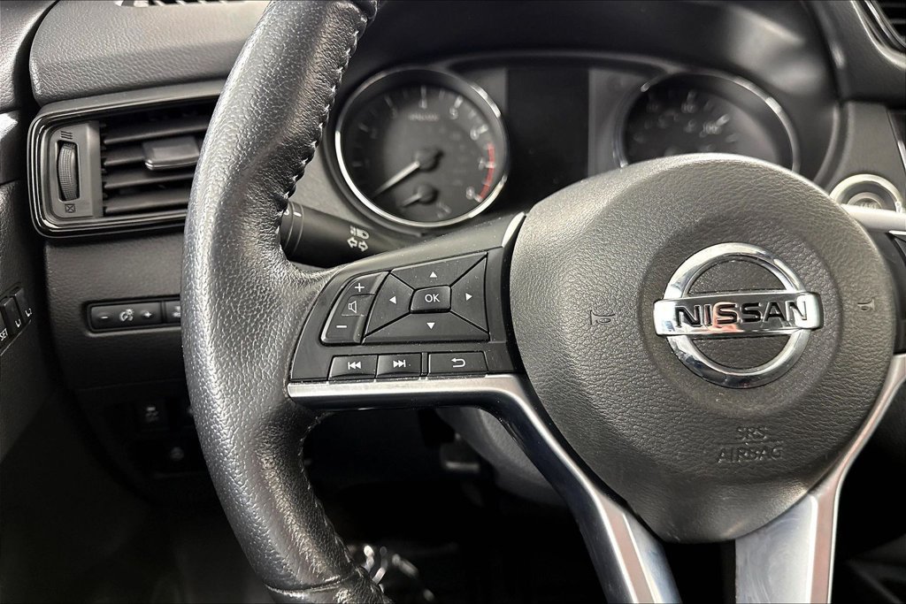 Used 2019 Nissan Rogue SV w/ Premium Package AWD/4WD image 13