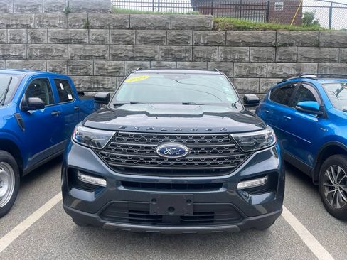 Used 2024 Ford Explorer XLT w/ Equipment Group 202A AWD/4WD image 3