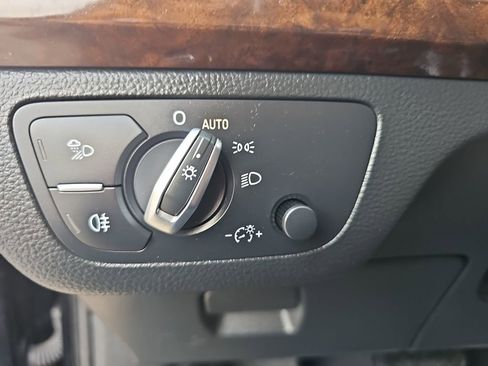 Used 2019 Audi Q5 2.0T Premium image 24