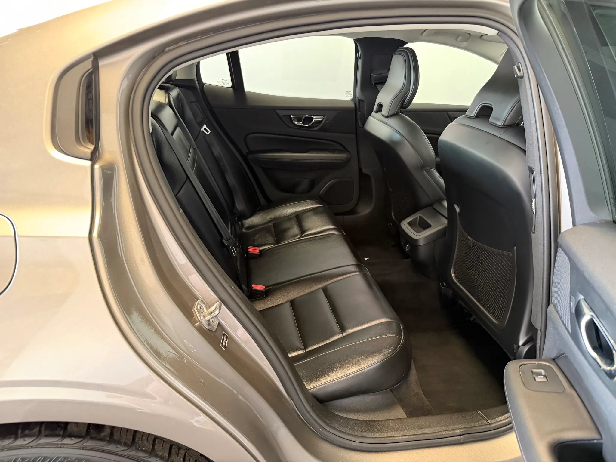 Used 2019 Volvo S60 T5 Momentum w/ Premium Package FWD image 32