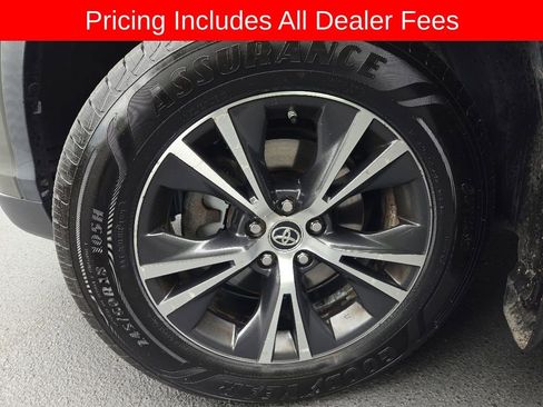 Used 2016 Toyota Highlander XLE AWD/4WD image 16