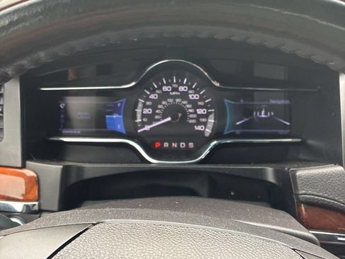 Used 2013 Lincoln MKS AWD image 8